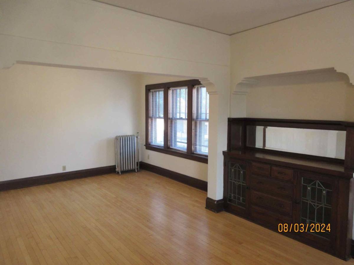 Apartment for rent at 901 E Wright St, Milwaukee, WI 53212