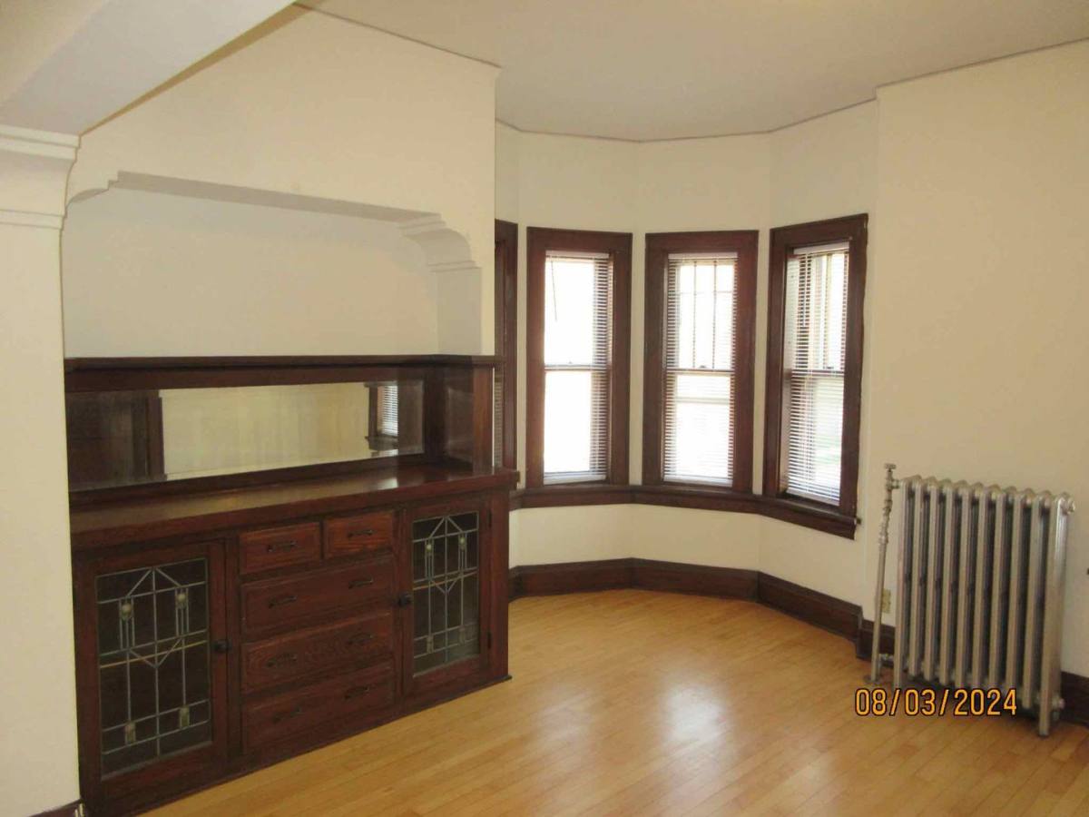 Apartment for rent at 901 E Wright St, Milwaukee, WI 53212