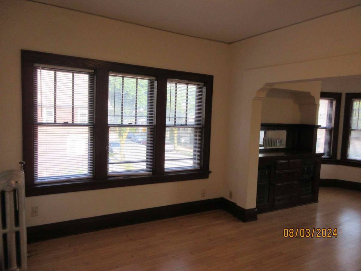 Apartment for rent at 901 E Wright St, Milwaukee, WI 53212
