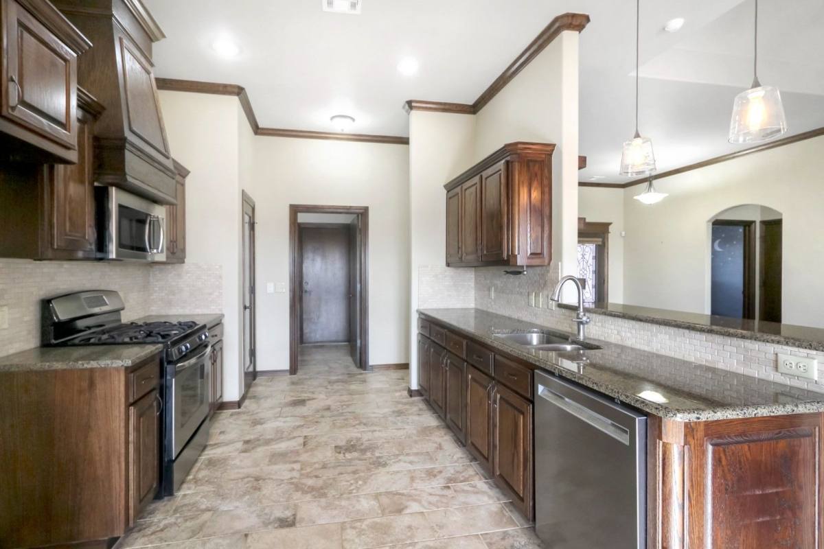 House for rent at 18401 Haslemere Lane, Edmond, OK 73012