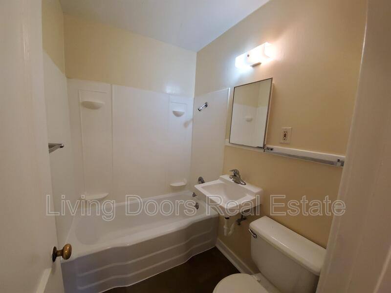 Apartment for rent at 353 S 47th St, Lincoln, NE 68510