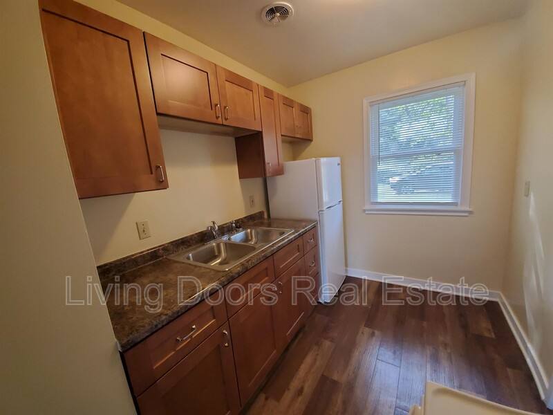 Apartment for rent at 353 S 47th St, Lincoln, NE 68510
