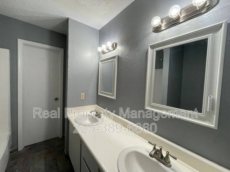 Apartment for rent at 1724 Brightside Dr #A, Baton Rouge, LA 70820