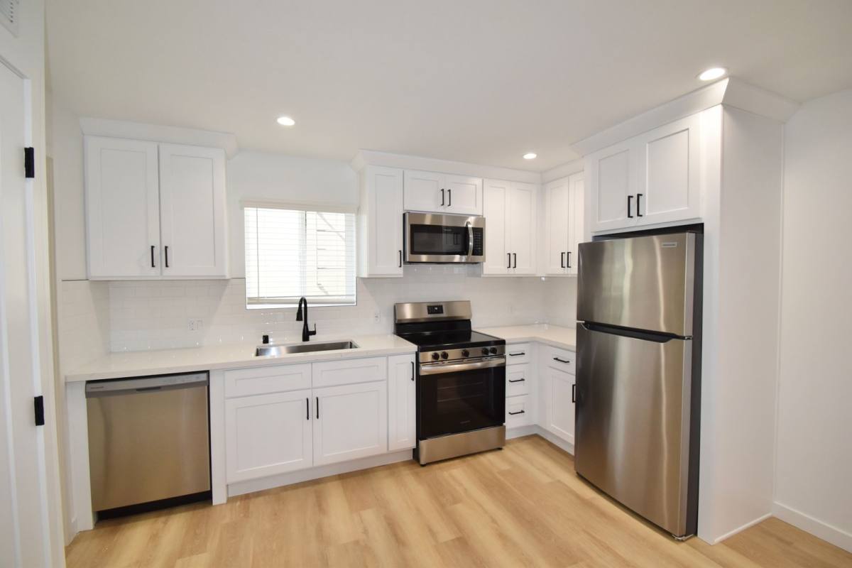 Apartment for rent at 14418 Dickens St, Sherman Oaks, CA 91423