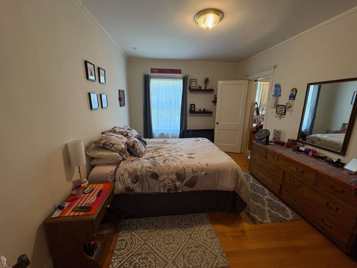 Apartment for rent at 3611-29 N Pine Grove Ave, Chicago, IL 60613