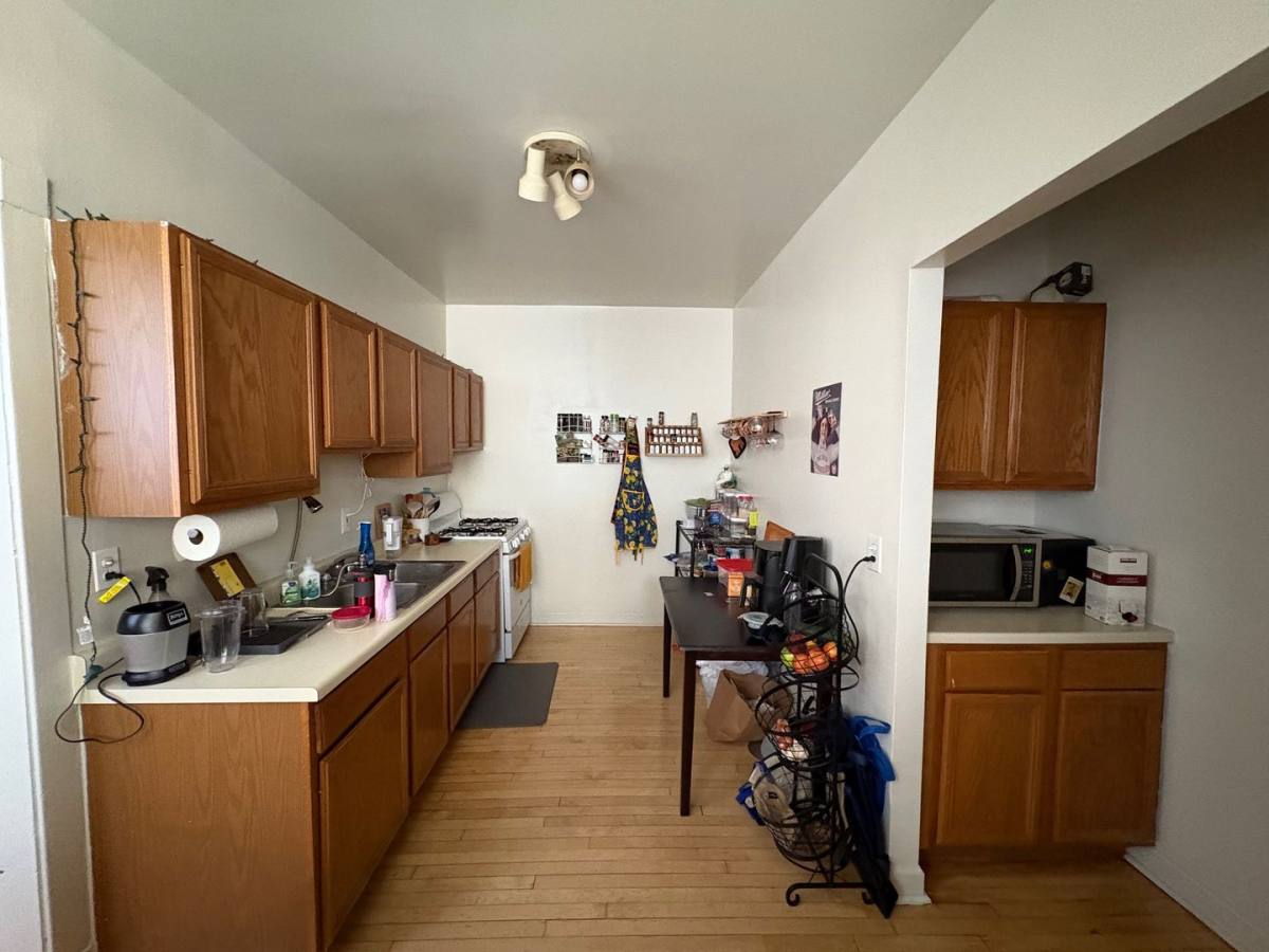 Apartment for rent at 3611-29 N Pine Grove Ave, Chicago, IL 60613