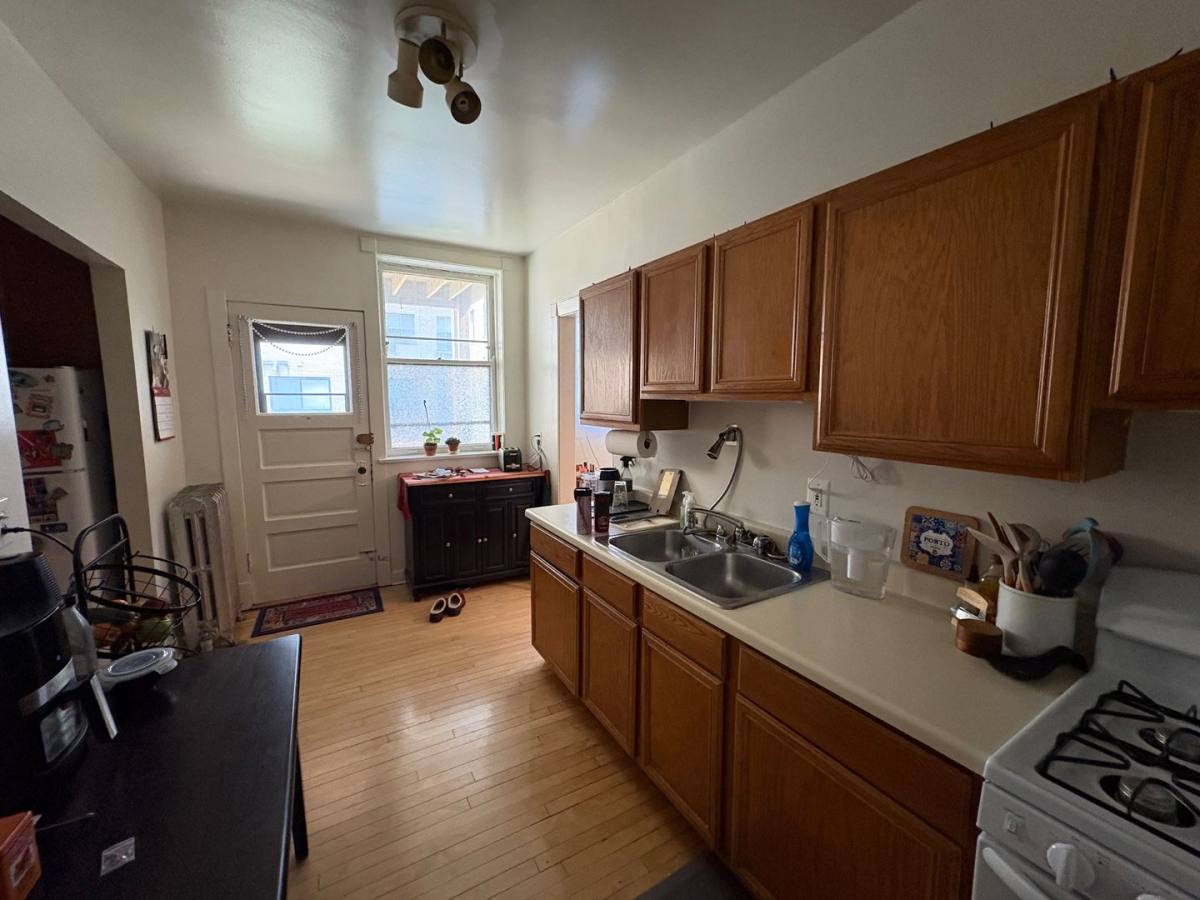 Apartment for rent at 3611-29 N Pine Grove Ave, Chicago, IL 60613