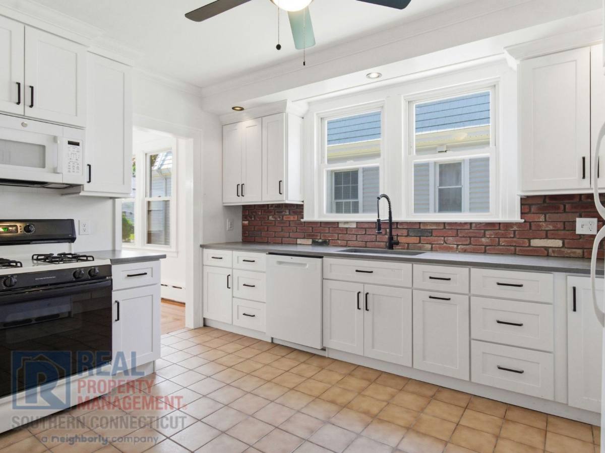 Apartment for rent at 30 Coram St, Hamden, CT 06517