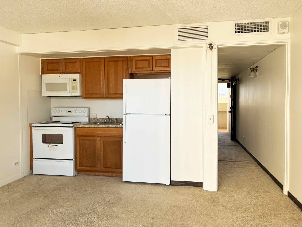 Apartment for rent at 2440 Kuhio Ave #WAIKIKI Park Heights, Honolulu, HI 96815