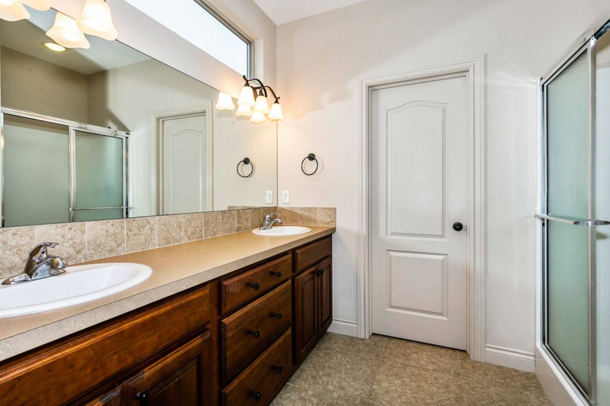 Apartment for rent at 1608-1610 Chapel Hill, Wichita, KS 67206