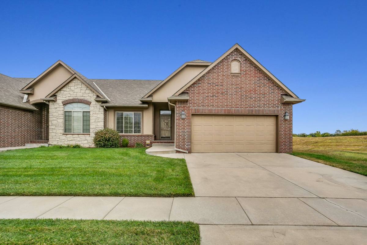 Apartment for rent at 1608-1610 Chapel Hill, Wichita, KS 67206