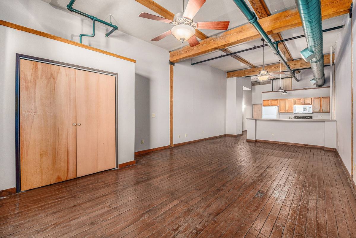 Apartment for rent at 400 N Main Ave, Sioux Falls, SD 57104