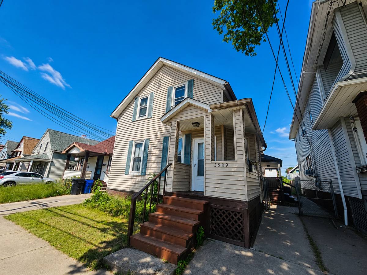 Apartment for rent at 3589 W 46th St, Cleveland, OH 44102