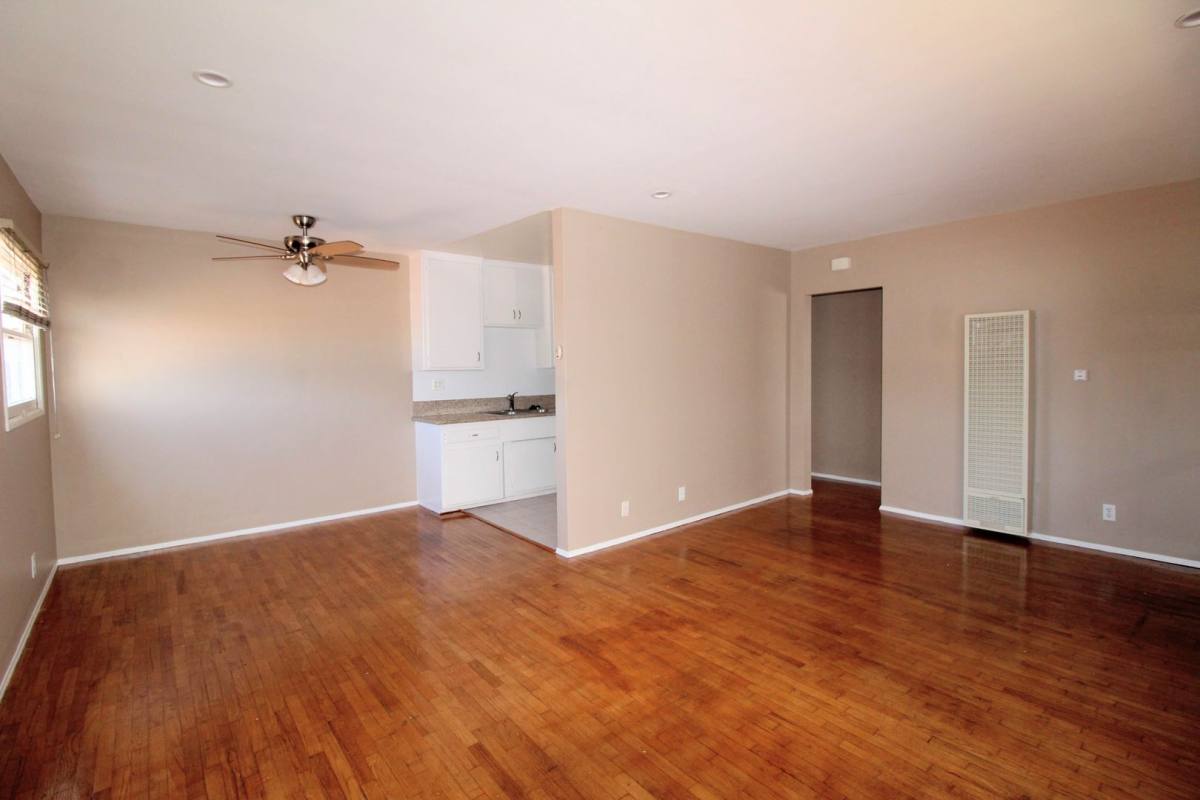 Apartment for rent at 1426 Manhattan Beach Blvd, Manhattan Beach, CA 90266