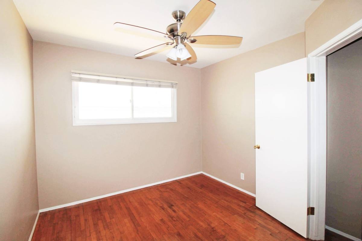 Apartment for rent at 1426 Manhattan Beach Blvd, Manhattan Beach, CA 90266