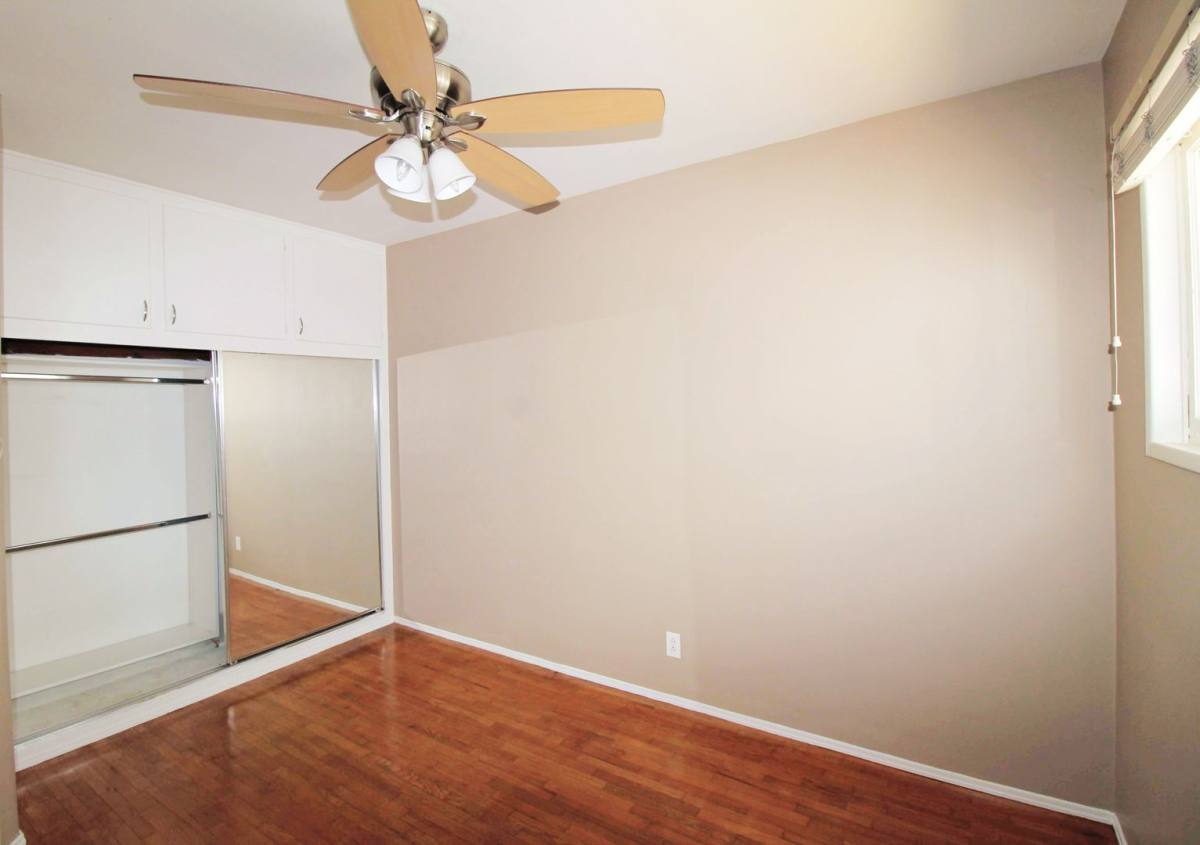 Apartment for rent at 1426 Manhattan Beach Blvd, Manhattan Beach, CA 90266