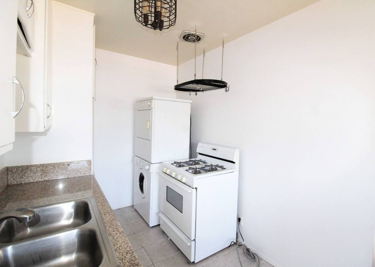 Apartment for rent at 1426 Manhattan Beach Blvd, Manhattan Beach, CA 90266