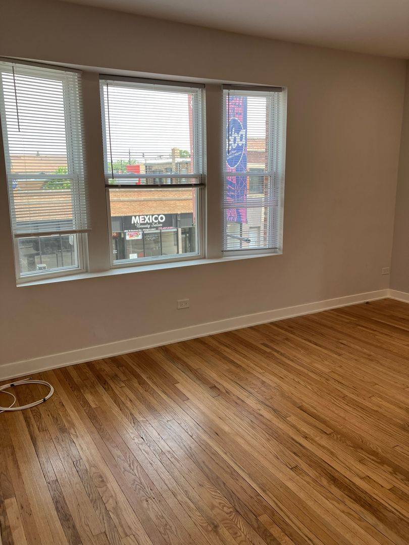 Apartment for rent at 4001 W Montrose Ave, Chicago, IL 60641