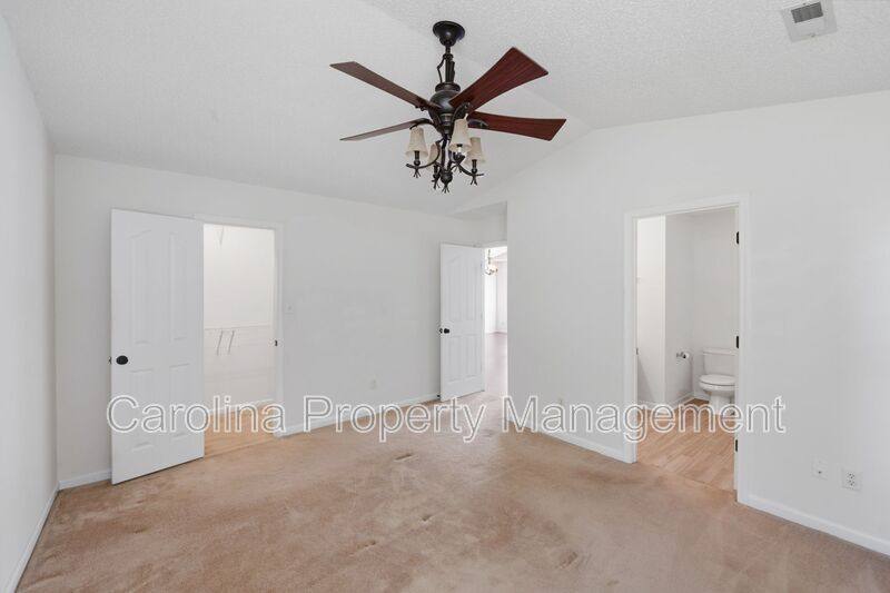 House for rent at 9740 Veronica Dr, Charlotte, NC 28215
