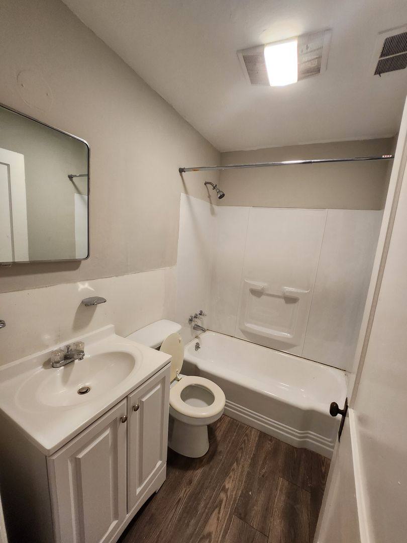 Apartment for rent at 382 S Cleveland Ave, Hagerstown, MD 21740