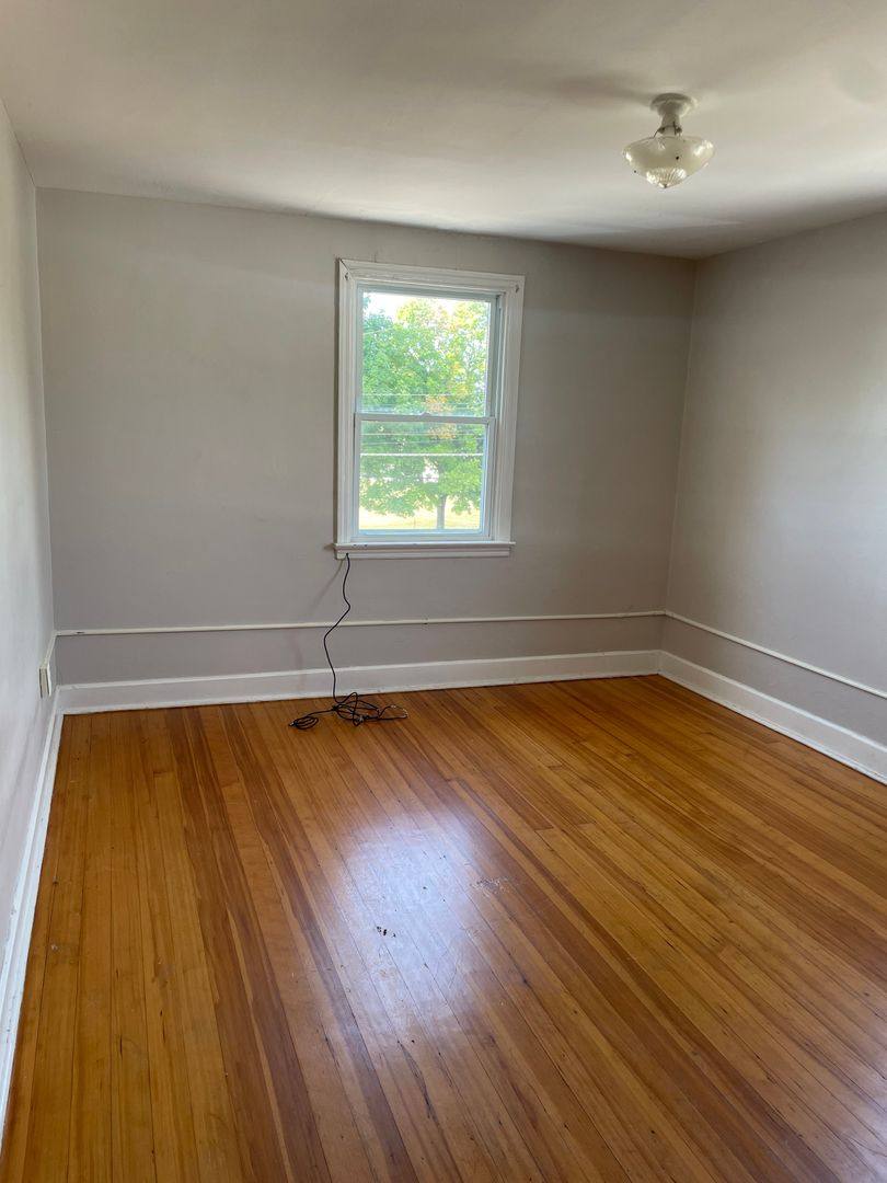 Apartment for rent at 382 S Cleveland Ave, Hagerstown, MD 21740