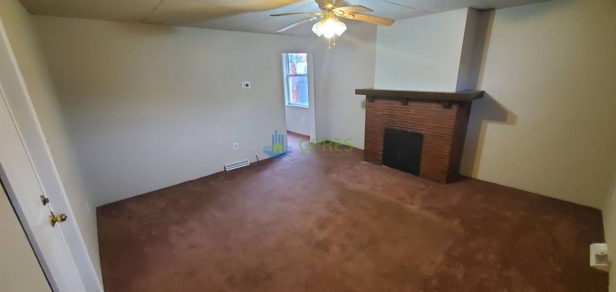 Apartment for rent at 841 Brackenridge Ave, Brackenridge, PA 15014