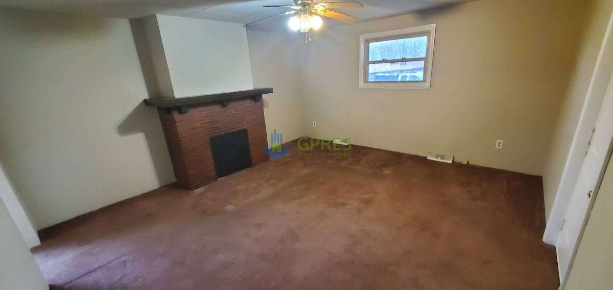 Apartment for rent at 841 Brackenridge Ave, Brackenridge, PA 15014
