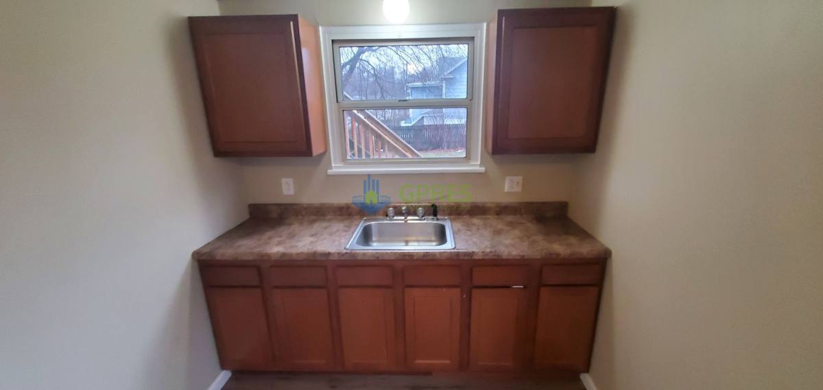 Apartment for rent at 841 Brackenridge Ave, Brackenridge, PA 15014