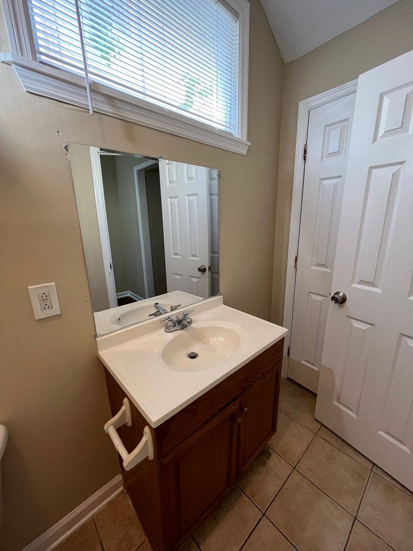 Apartment for rent at 825 E Henry St, Savannah, GA 31401