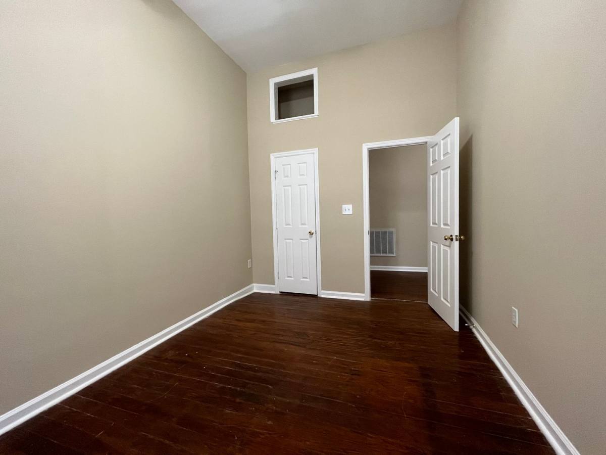Apartment for rent at 825 E Henry St, Savannah, GA 31401