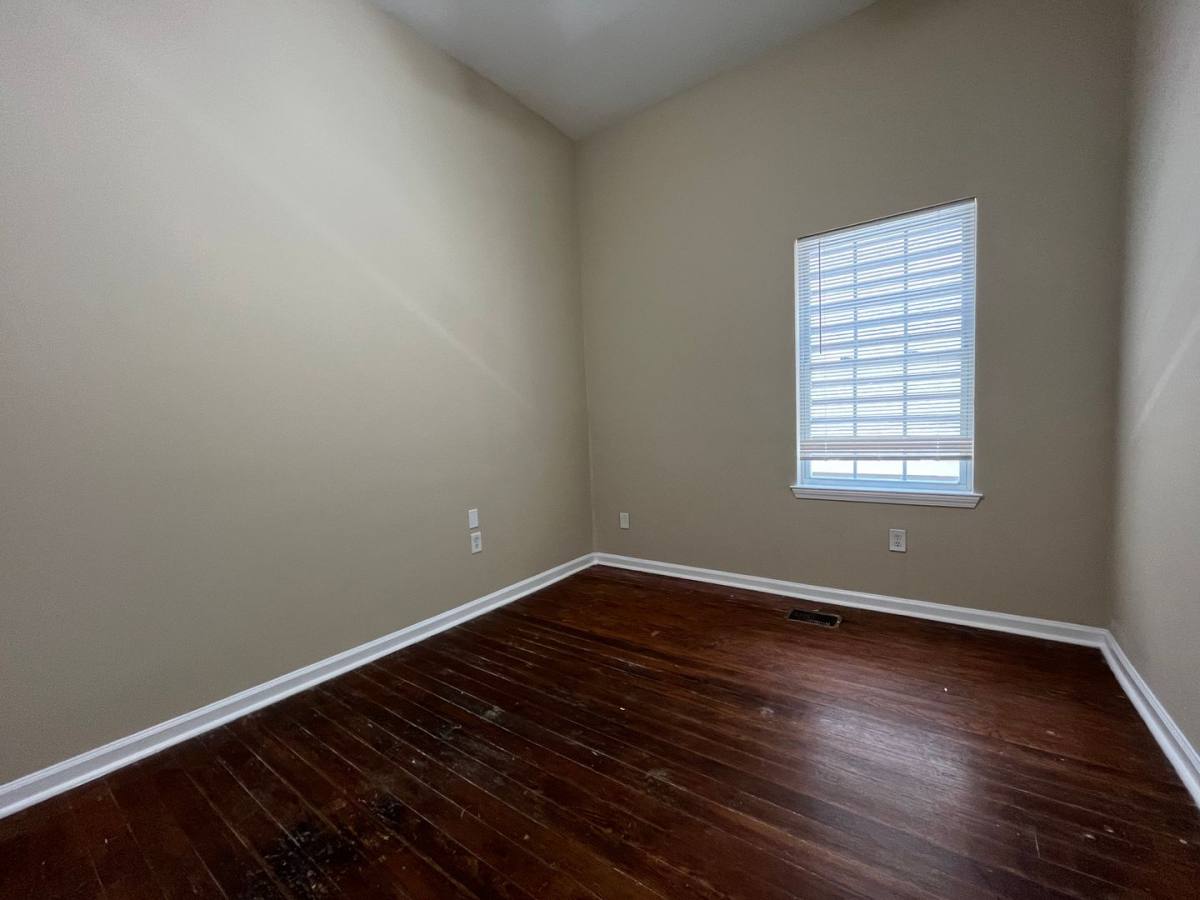 Apartment for rent at 825 E Henry St, Savannah, GA 31401