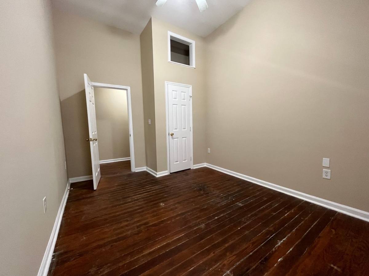 Apartment for rent at 825 E Henry St, Savannah, GA 31401