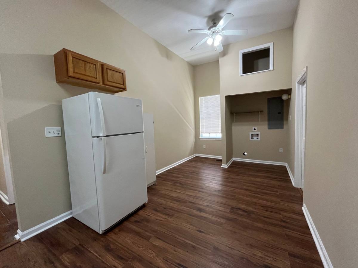 Apartment for rent at 825 E Henry St, Savannah, GA 31401