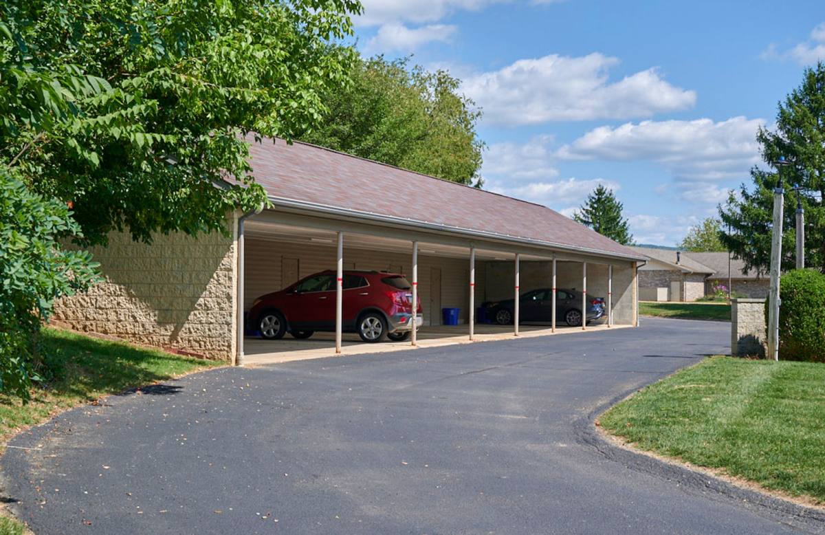 Apartment for rent at 1700 Whitney Court Dr, Latrobe, PA 15650
