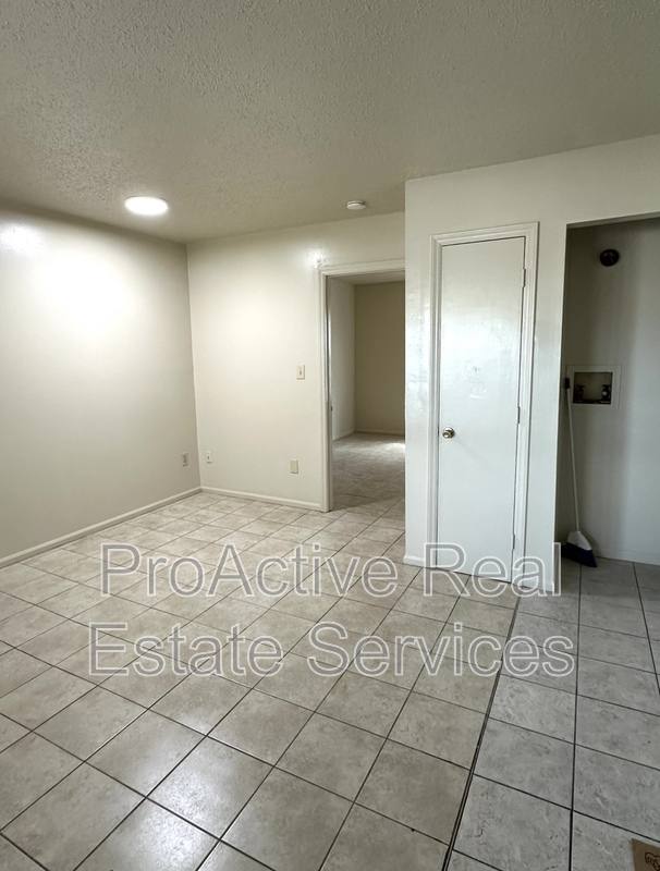 Apartment for rent at 951 Bellmore Ave #1, Norfolk, VA 23504