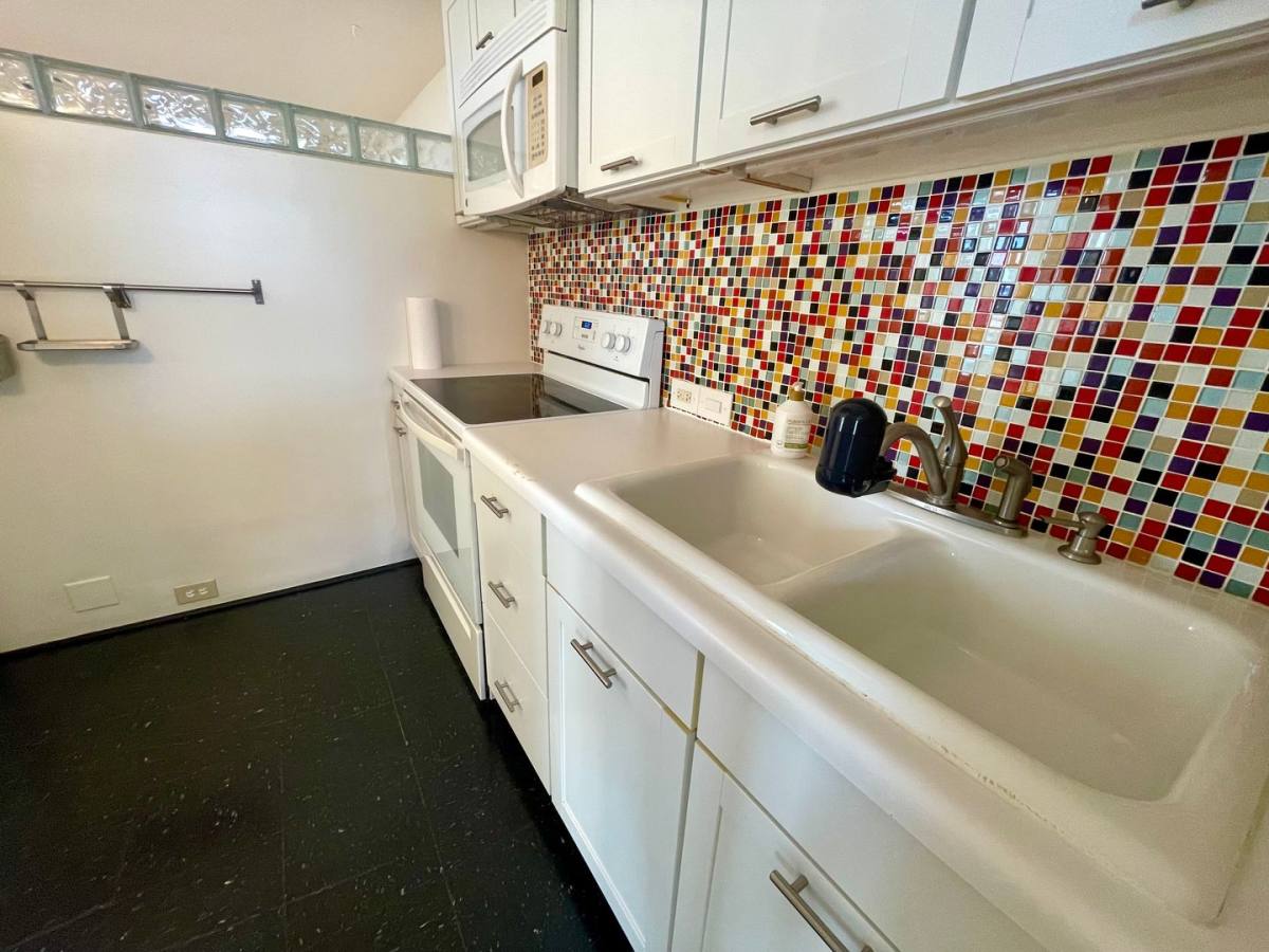 Apartment for rent at 1060 Kamehameha Highway, Pearl City, HI 96782