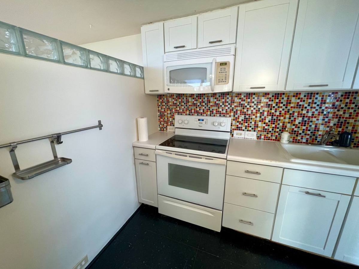 Apartment for rent at 1060 Kamehameha Highway, Pearl City, HI 96782