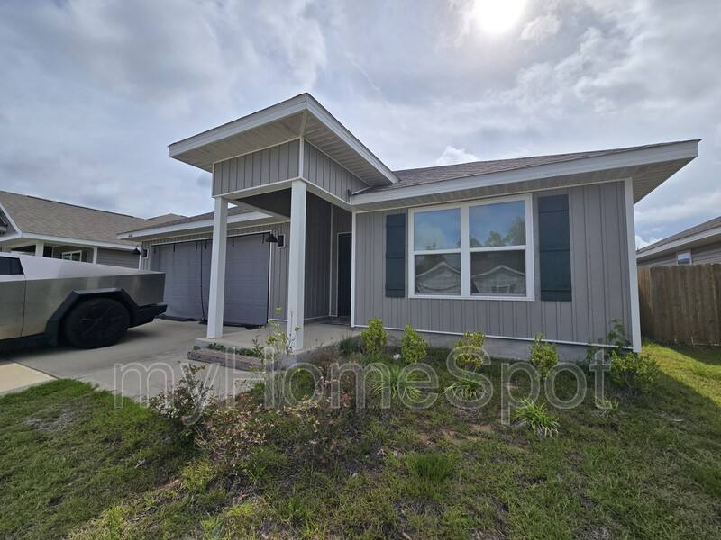 House for rent at 4404 White Cedar Court, Milton, FL 32571