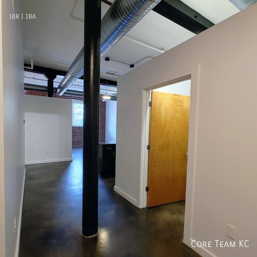 Apartment for rent at 204 Walnut St, Kansas City, MO 64106