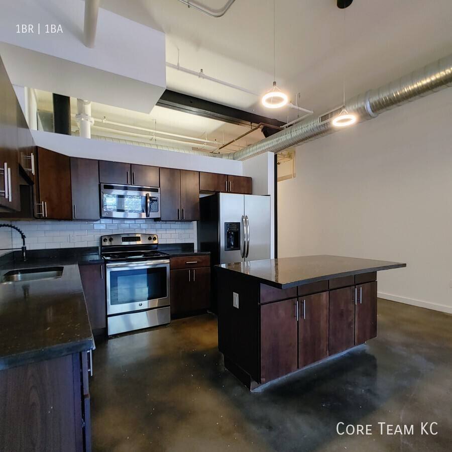 Apartment for rent at 204 Walnut St, Kansas City, MO 64106