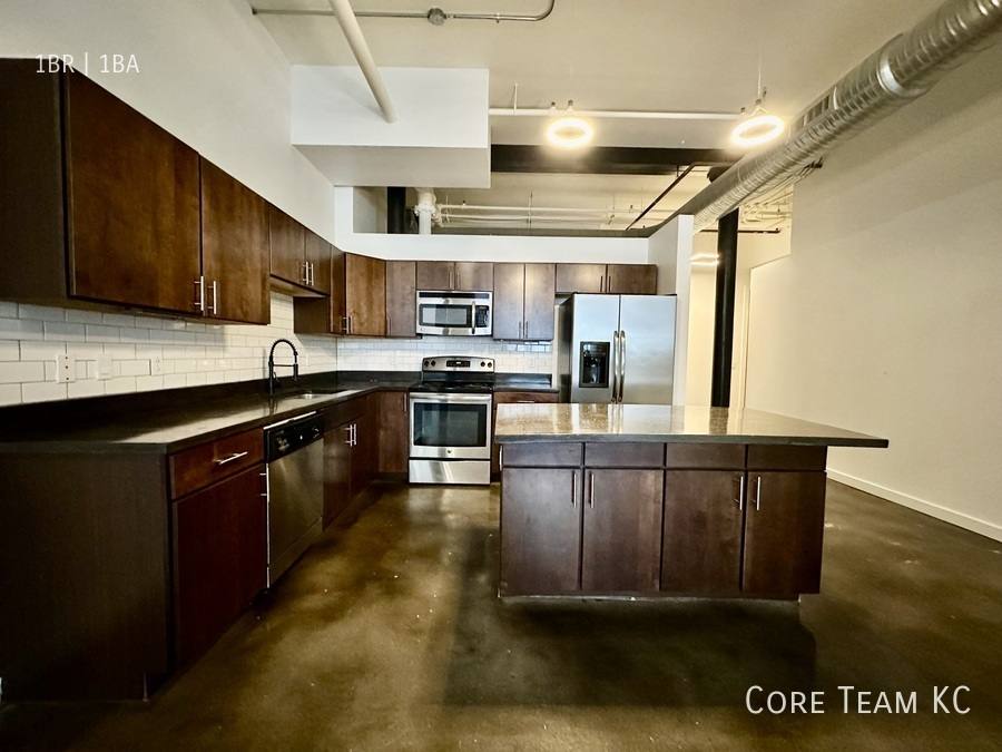 Apartment for rent at 204 Walnut St, Kansas City, MO 64106