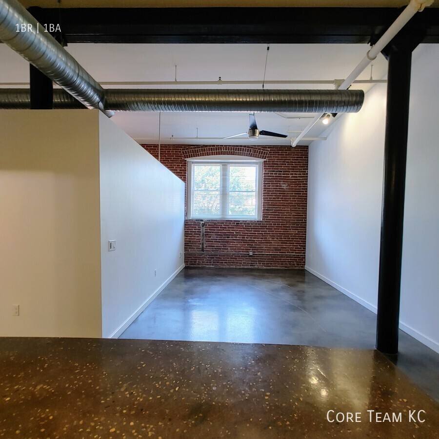Apartment for rent at 204 Walnut St, Kansas City, MO 64106