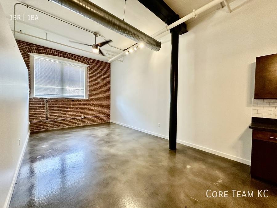 Apartment for rent at 204 Walnut St, Kansas City, MO 64106
