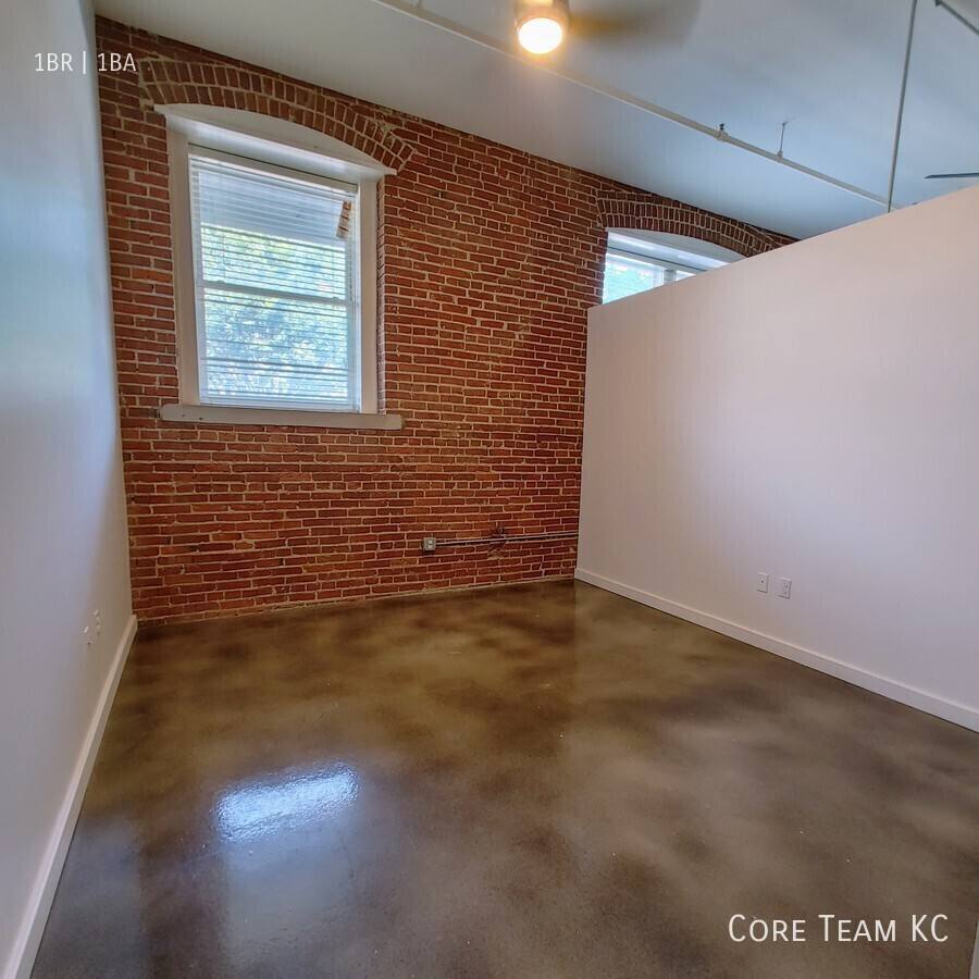 Apartment for rent at 204 Walnut St, Kansas City, MO 64106
