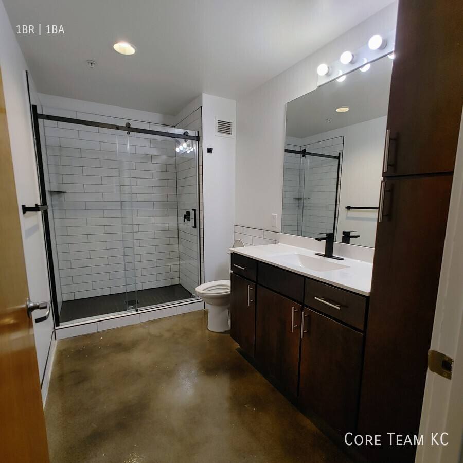 Apartment for rent at 204 Walnut St, Kansas City, MO 64106