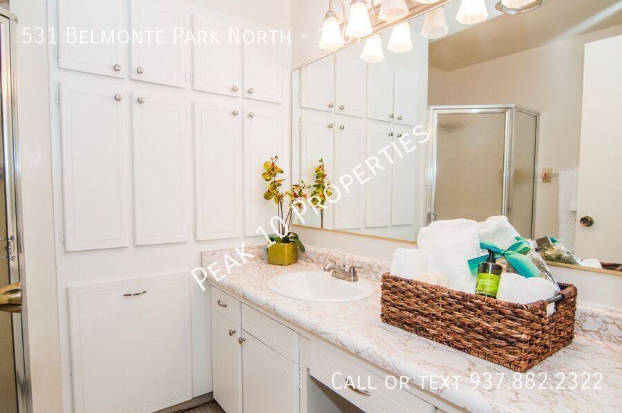 Apartment for rent at 531 Belmonte Park N, Dayton, OH 45405
