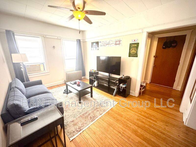 Apartment for rent at 1063 W Dakin #1, Chicago, IL 60613