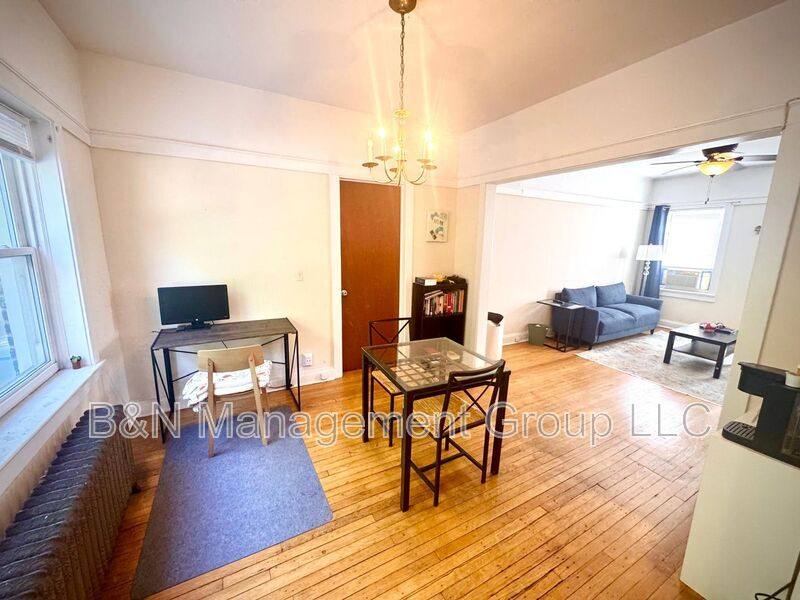 Apartment for rent at 1063 W Dakin #1, Chicago, IL 60613
