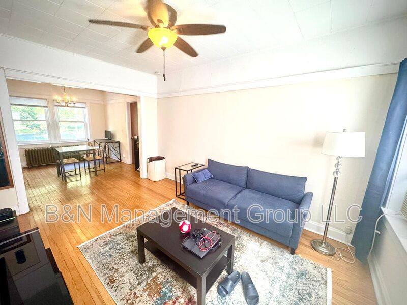 Apartment for rent at 1063 W Dakin #1, Chicago, IL 60613