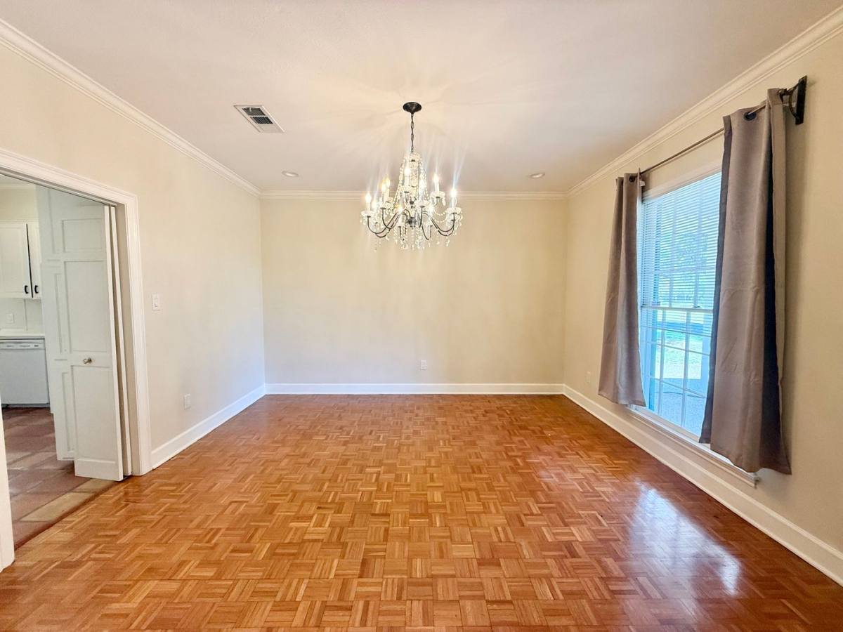 House for rent at 621 W Woodruff Dr, Baton Rouge, LA 70808